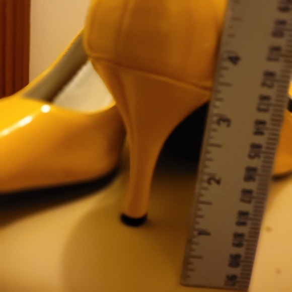 Shoes - Picture 3 of 7